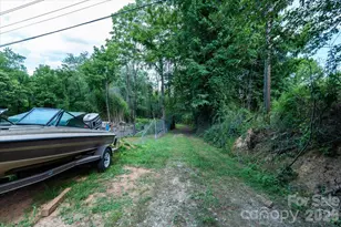 230 Pisgah View Rd, Asheville, NC 28806 - Photo 17