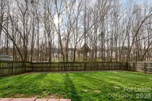 17304 Commons Crossing Dr, Charlotte, NC 28277 - Photo 23