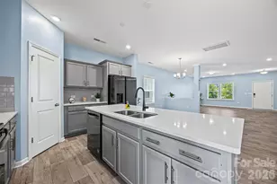 10210 Holly Park Dr, Charlotte, NC 28214 - Photo 11