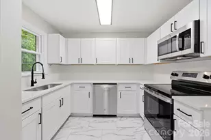 9430 Trinity Rd, Charlotte, NC 28216 - Photo 9