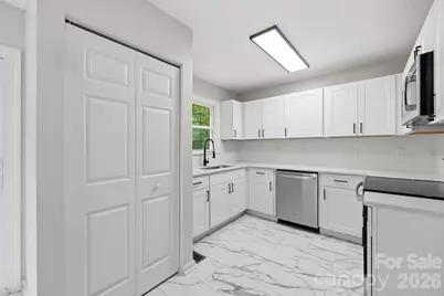 9430 Trinity Road, Charlotte, NC 28216 - Photo 11