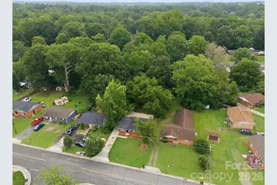 9430 Trinity Road, Charlotte, NC 28216 - Photo 35