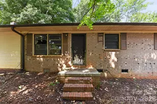 1393 Field Cir, Hickory, NC 28602 - Photo 3