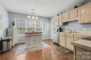 6323 Pine Hollow Dr, Charlotte, NC 28212 - Photo 13