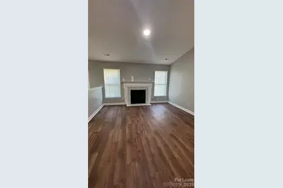 4913 Hopewood Lane, Charlotte, NC 28216 - Photo 9