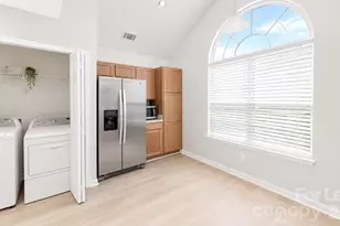 11117 Saintsbury Pl, Charlotte, NC 28270 - Photo 5