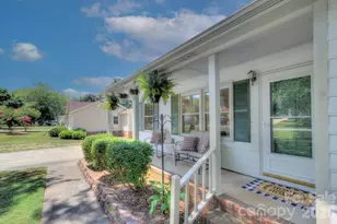 2603 Cherokee Ct, Gastonia, NC 28056 - Photo 3