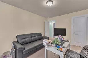 4526 Carnation Ct, Charlotte, NC 28269 - Photo 21