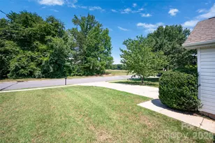 420 Fawnbrook Ln, Gastonia, NC 28052 - Photo 5