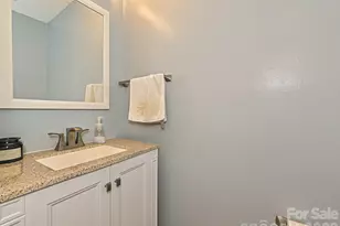 13518 Krislyn Woods Pl, Charlotte, NC 28278 - Photo 21