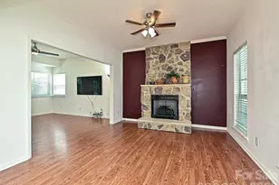 13518 Krislyn Woods Pl, Charlotte, NC 28278 - Photo 9