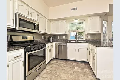 13518 Krislyn Woods Place, Charlotte, NC 28278 - Photo 17