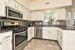 13518 Krislyn Woods Pl, Charlotte, NC 28278 - Photo 17