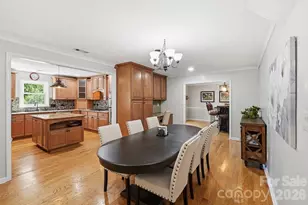 9200 Deer Spring Ln, Charlotte, NC 28210 - Photo 17