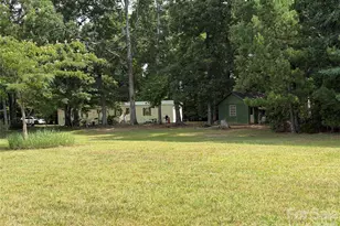 556 Gilbert Rd, Columbus, NC 28722 - Photo 5