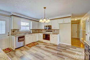 1014 Ranbar St, Cherryville, NC 28021 - Photo 9