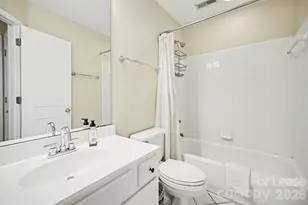 701 E 8th St, Charlotte, NC 28202 - Photo 27