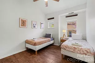 703 E 8th St, Charlotte, NC 28202 - Photo 25