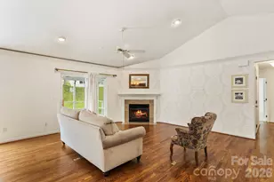 315 Charlestown Dr, Hendersonville, NC 28792 - Photo 7