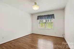 315 Charlestown Dr, Hendersonville, NC 28792 - Photo 23