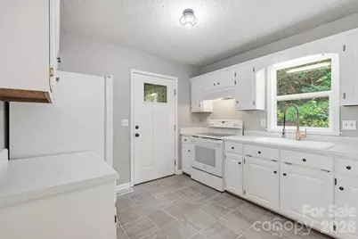 340 Oakwood Lane, Columbus, NC 28722 - Photo 3