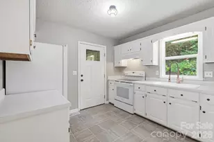 340 Oakwood Ln, Columbus, NC 28722 - Photo 3