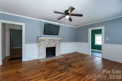 512 W 8th Avenue, Gastonia, NC 28052 - Photo 9
