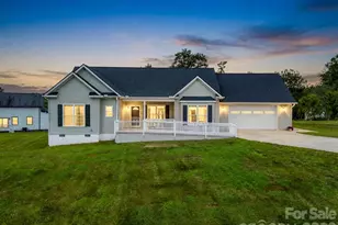 355 Hidden Meadow Dr, Hendersonville, NC 28792 - Photo 3