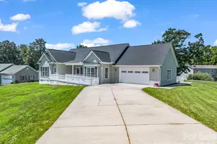 355 Hidden Meadow Dr, Hendersonville, NC 28792 - Photo 43