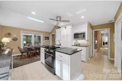 414 Stonecroft Drive SE, Lenoir, NC 28645 - Photo 19
