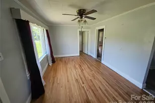 1515 16th Ave NE, Hickory, NC 28601 - Photo 3