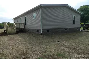 3944 Hollywood Ridge Road NE, Lenoir, NC 28645 - Photo 23