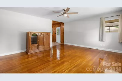 704 4th Street SW, Conover, NC 28613 - Photo 5