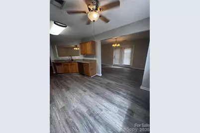6528 Forest Cross Drive, Charlotte, NC 28216 - Photo 9