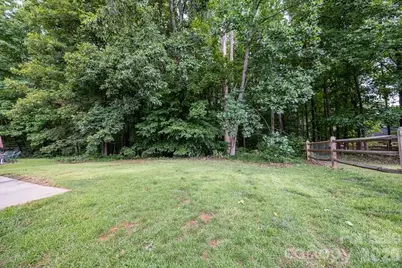 2502 Hemby Woods Drive, Charlotte, NC 28262 - Photo 13