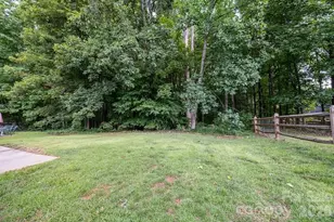 2502 Hemby Woods Dr, Charlotte, NC 28262 - Photo 13