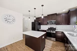 4715 McClure Rd, Charlotte, NC 28216 - Photo 9