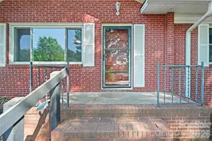 323 Meadowbrook Dr, Matthews, NC 28104 - Photo 3