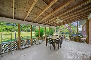 323 Meadowbrook Dr, Matthews, NC 28104 - Photo 27