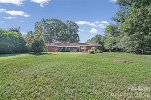 323 Meadowbrook Dr, Matthews, NC 28104 - Photo 35