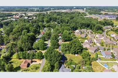 323 Meadowbrook Drive, Matthews, NC 28104 - Photo 35