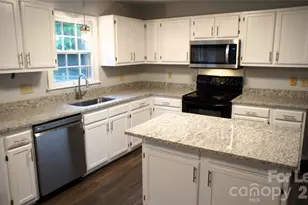 10000 Ridgemore Dr, Charlotte, NC 28277 - Photo 9