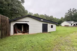 2475 Shelton Ave, Statesville, NC 28677 - Photo 15