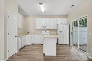 8451 Carolina Lily Ln, Charlotte, NC 28262 - Photo 13