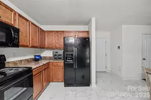 8920 Red Clay Ln, Charlotte, NC 28269 - Photo 9