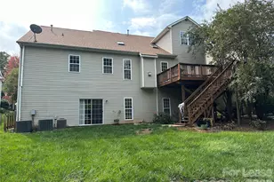 10822 Chamberlain Hall Ct, Charlotte, NC 28277 - Photo 3