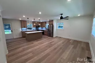 549 Manhasset Rd, Charlotte, NC 28209 - Photo 7