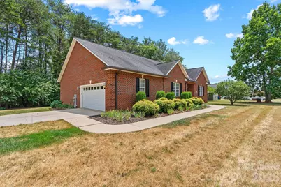 3656 Woodgreen Drive, Lincolnton, NC 28092 - Photo 5