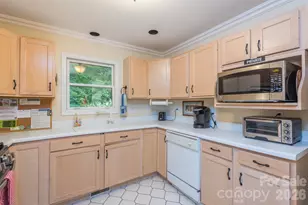 275 Allen Mountain Dr, Black Mountain, NC 28711 - Photo 11