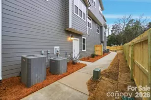 8931 Sharonbrook Dr, Charlotte, NC 28210 - Photo 33
